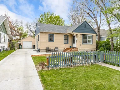 424 Miles Ave - Photo 2 of 13