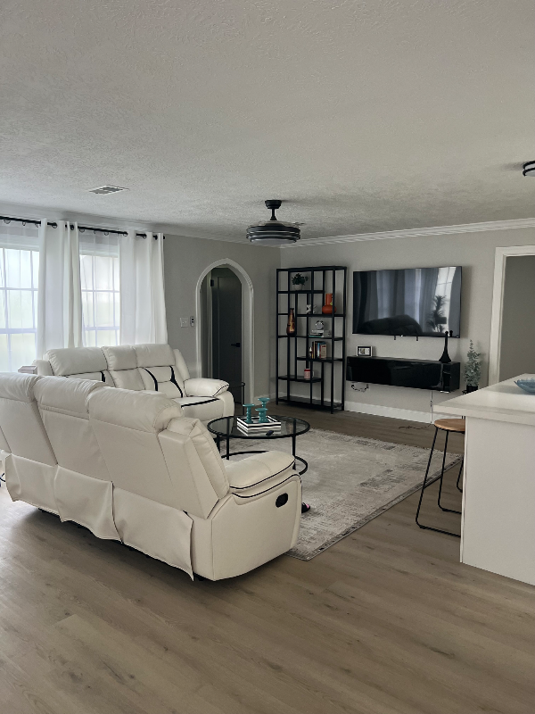 3449 W Parkway St - Photo 2 of 20