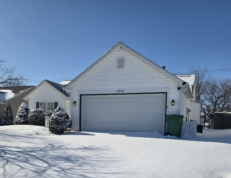 3202 Bowfield Way - Photo 2 of 24