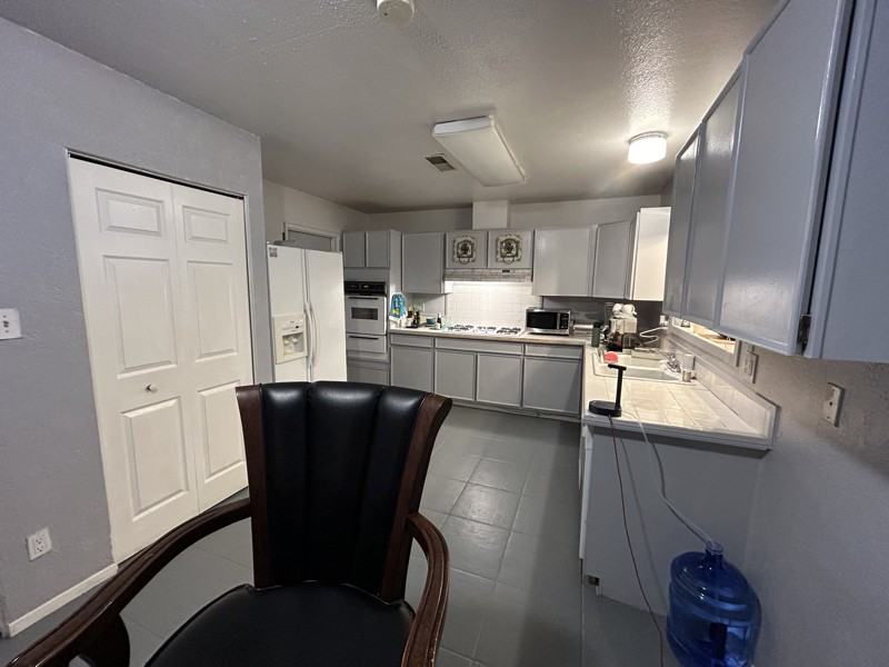 7016 Astronaut Ave - Photo 3 of 17