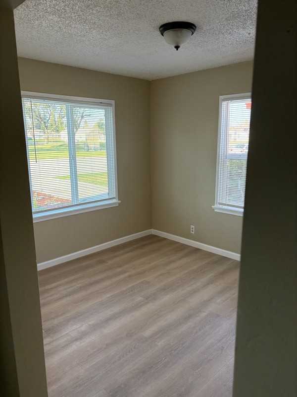 607 Linda Vista Dr - Photo 4 of 12