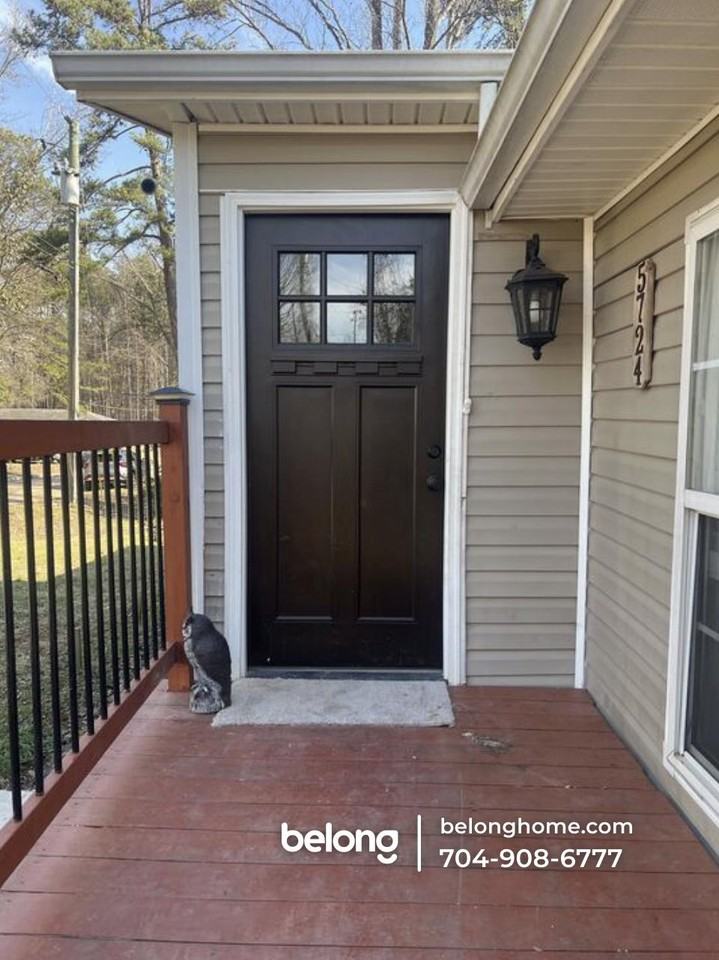 5724 Phillips St - Photo 2 of 7