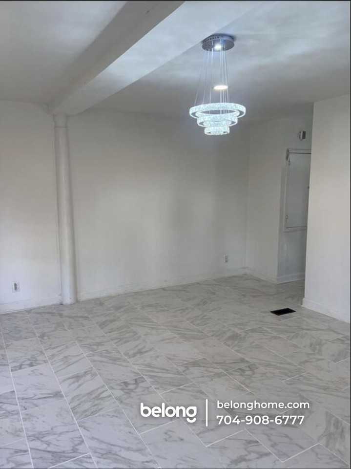 5724 Phillips St - Photo 4 of 7