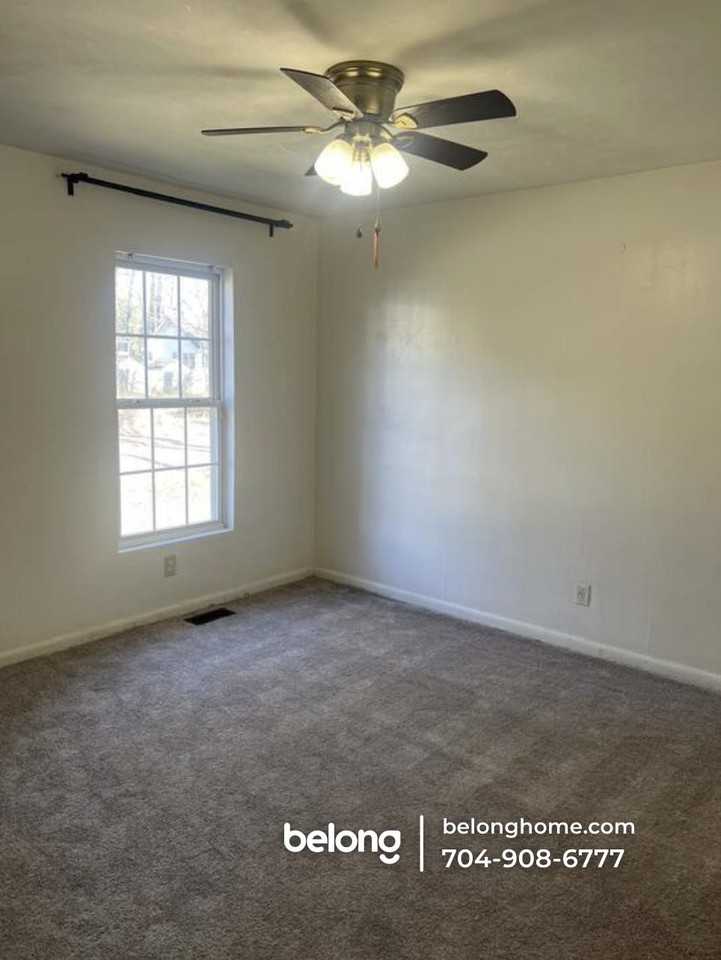 5724 Phillips St - Photo 6 of 7