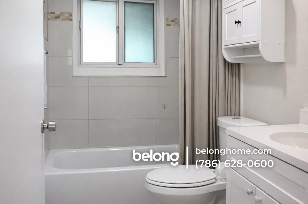 4561 Sw 25th Ter - Photo 4 of 5