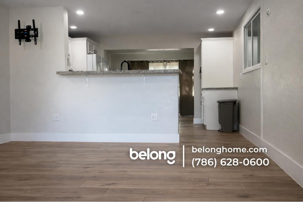 4561 Sw 25th Ter - Photo 5 of 5