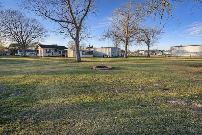 375 Waverly Rd - Photo 2 of 8