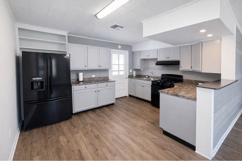 375 Waverly Rd - Photo 6 of 8