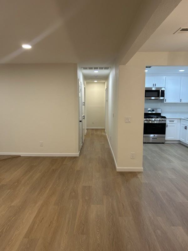 2811 E 11th St - Photo 5 of 11