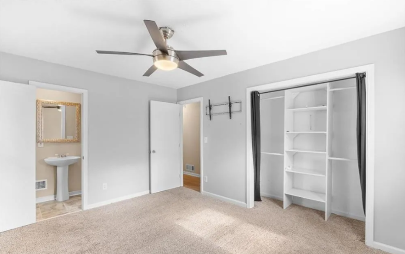 3964 Wedgewood Dr - Photo 3 of 12