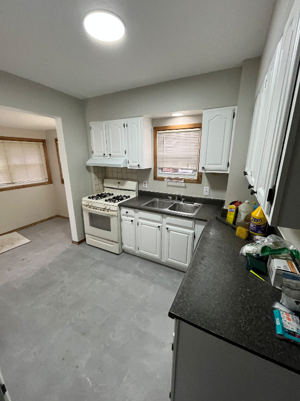 486 W Waterloo Rd - Photo 3 of 11