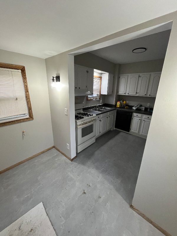 486 W Waterloo Rd - Photo 4 of 11