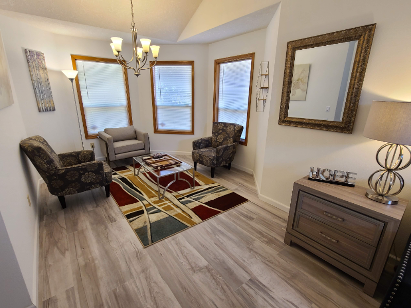 547 Ne 27th St - Photo 6 of 19