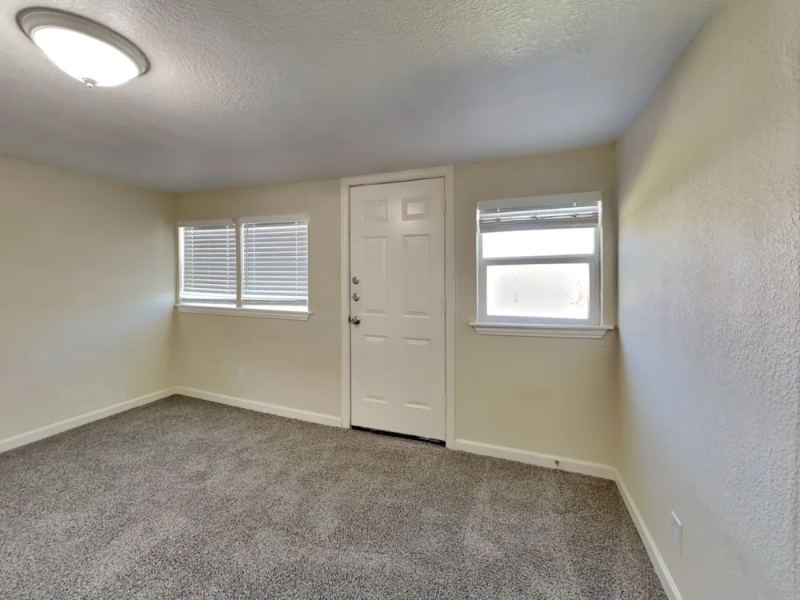 5708 Kilpatrick Ave - Photo 7 of 16