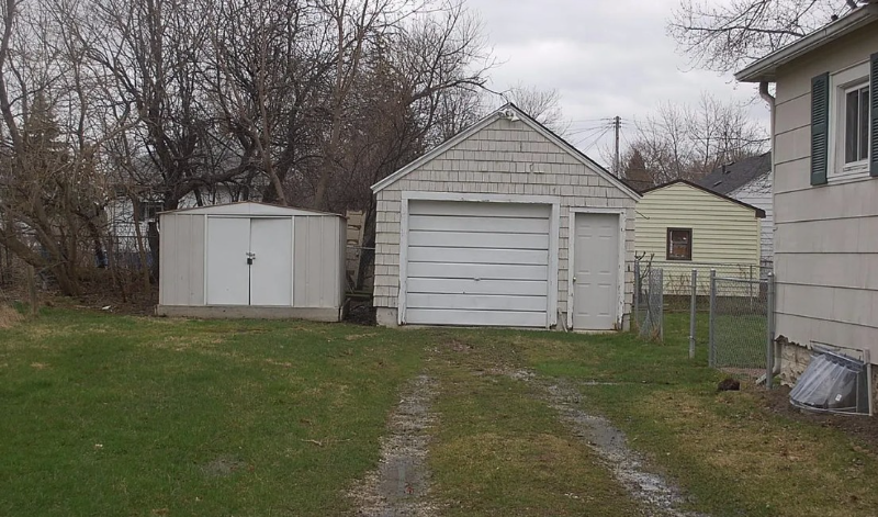 915 Stocker Ave - Photo 7 of 7