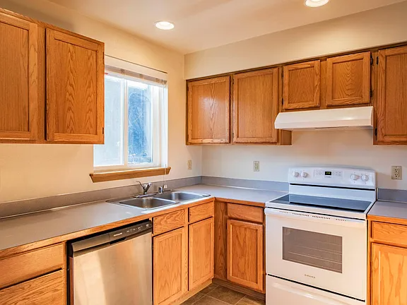 1220 Avenue A #1 - Photo 4 of 11