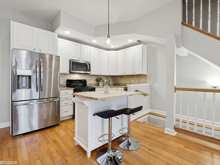 1937 N Dayton St #1R - Photo 2 of 20