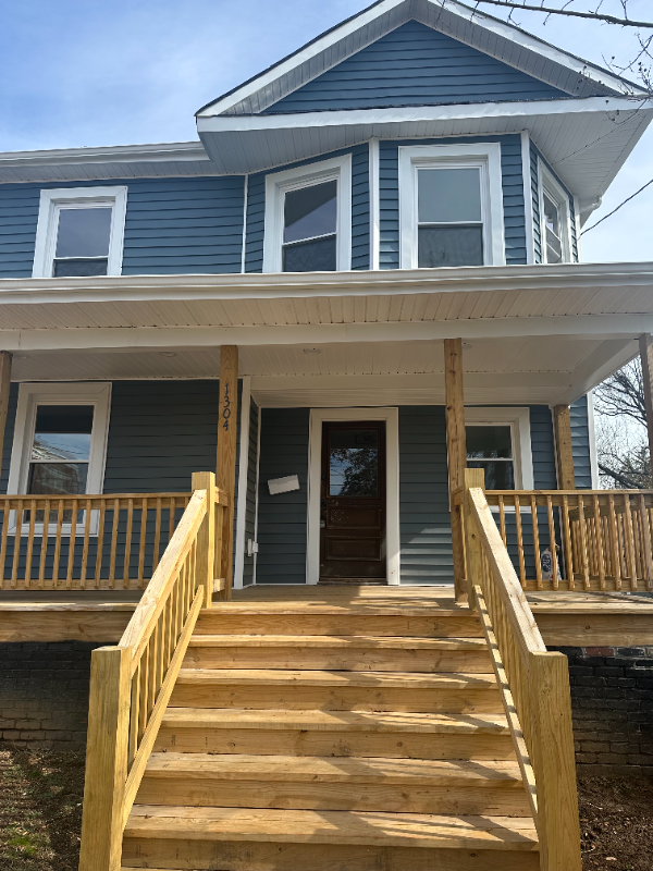 1304 Floyd St - Photo 3 of 19