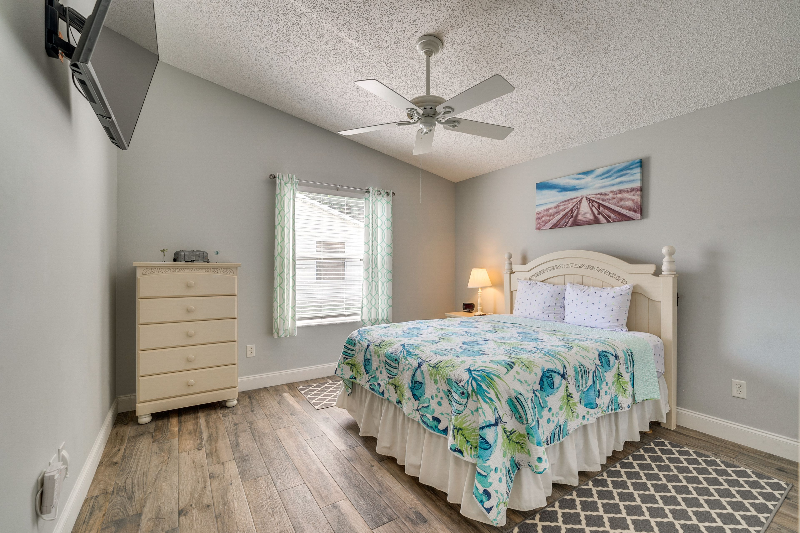 421 Rose Croft Ter - Photo 2 of 20