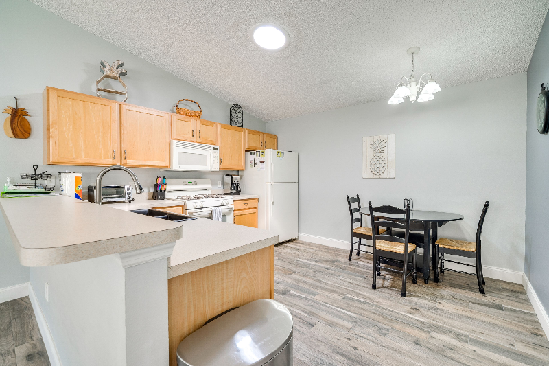 421 Rose Croft Ter - Photo 5 of 20