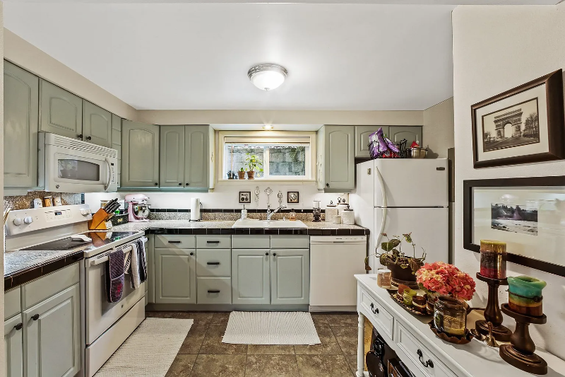 1109 S Walnut St #5 - Photo 5 of 6