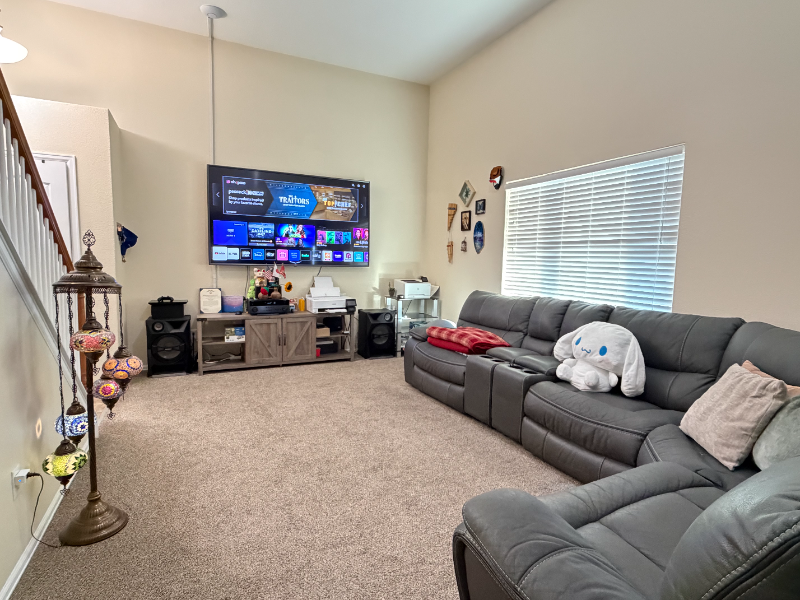 7653 Canyon Oak Dr - Photo 2 of 13