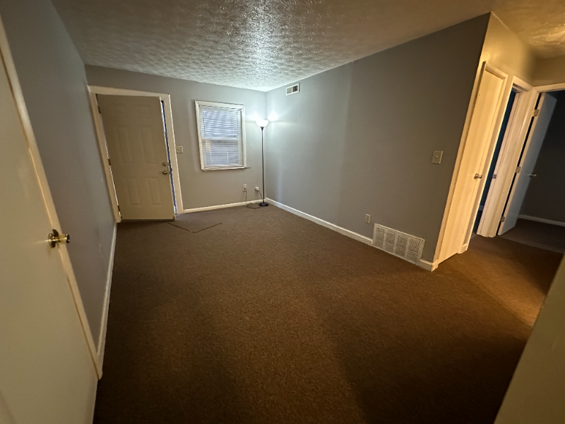 1392 Summit Street #A - Photo 5 of 12