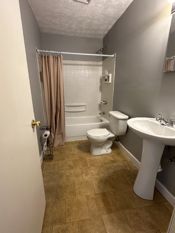 1392 Summit Street #A - Photo 7 of 12