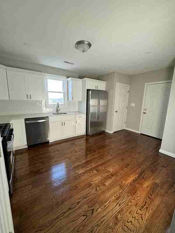 4345 Bradley St - Photo 2 of 24
