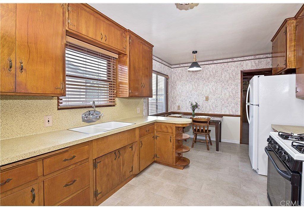 10006 Lindale St - Photo 6 of 19