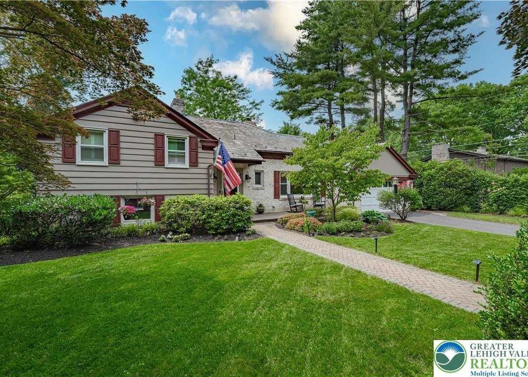 326 N Main St - Photo 2 of 23