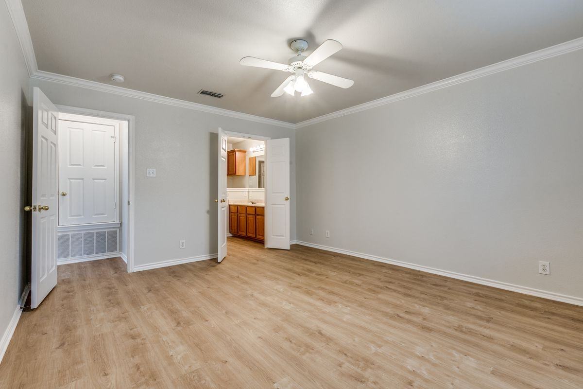 2214 Sun Chase Blvd - Photo 7 of 27