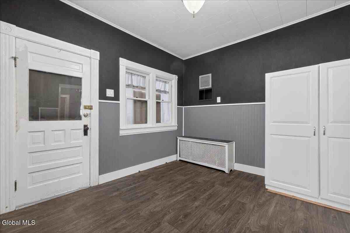 415 Broadway - Photo 7 of 24