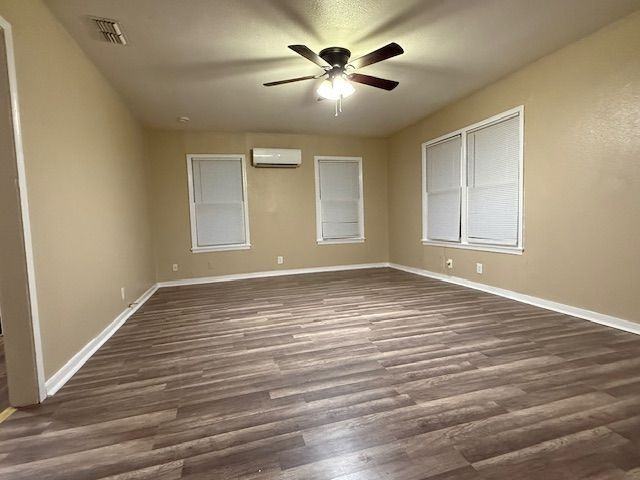 818 N Aransas St - Photo 2 of 18