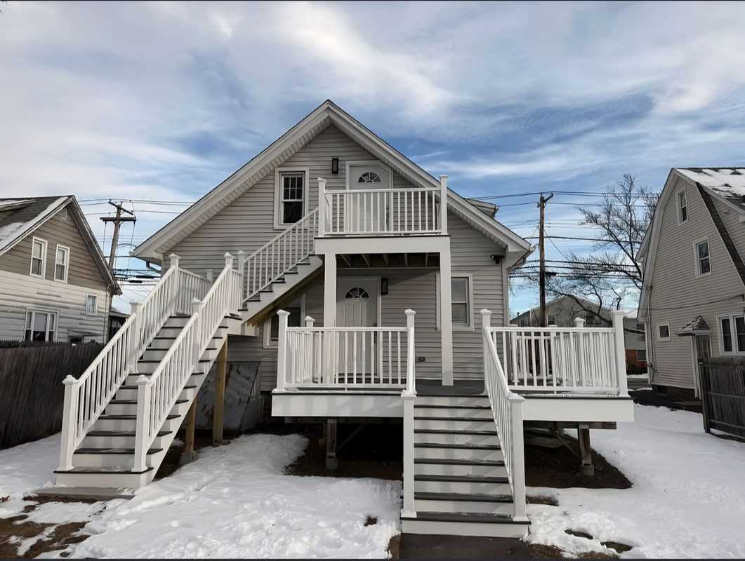 114 Hemingway Ave - Photo 3 of 10