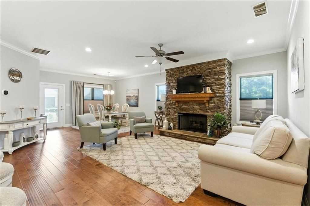 3047 Patriot Sq Sw - Photo 7 of 36