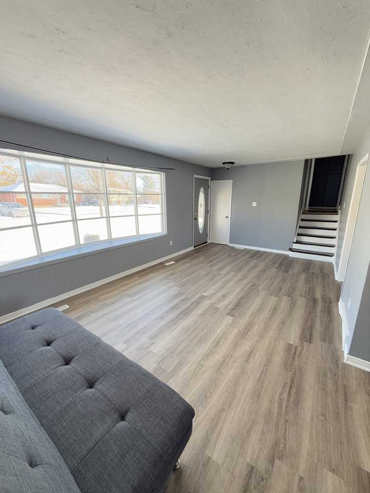 Perth Ave - Photo 3 of 18