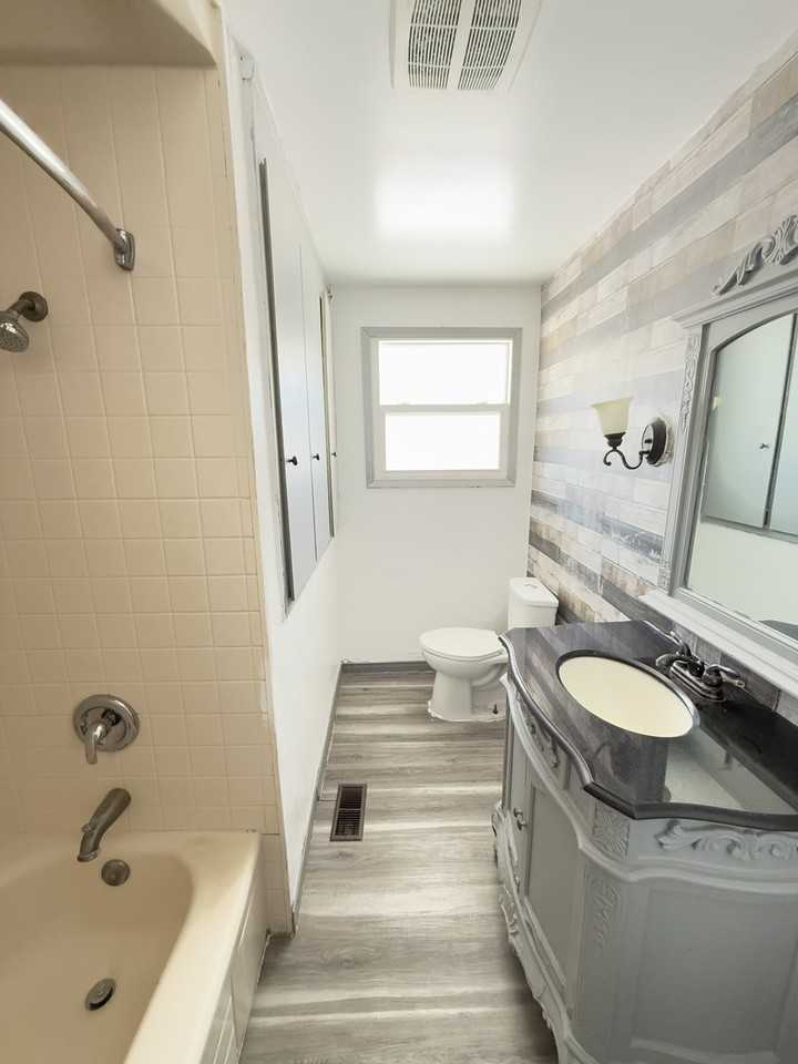 Perth Ave - Photo 7 of 18