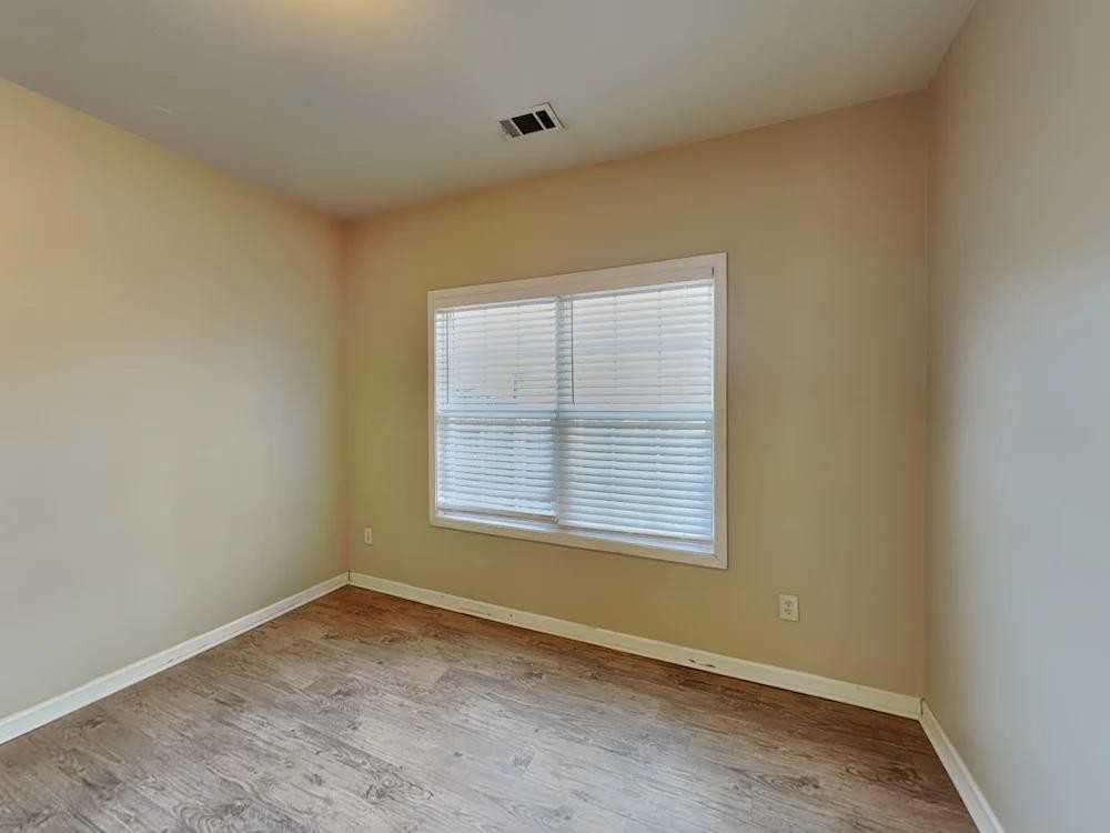 2069 Somerset Place Southeast - Photo 3 of 20