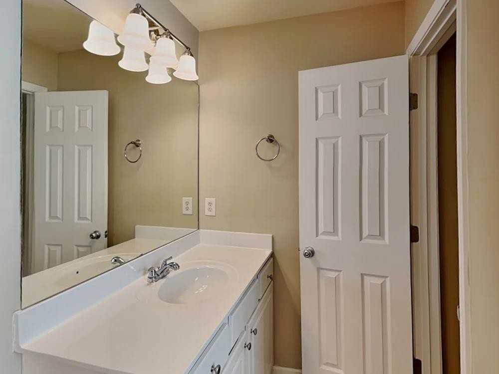 2069 Somerset Place Southeast - Photo 7 of 20