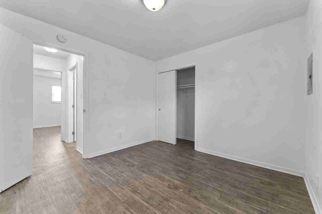 205 South Kenmore Road - Photo 3 of 12