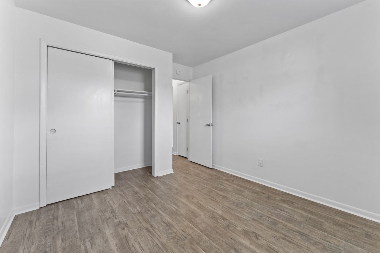 205 South Kenmore Road - Photo 4 of 12