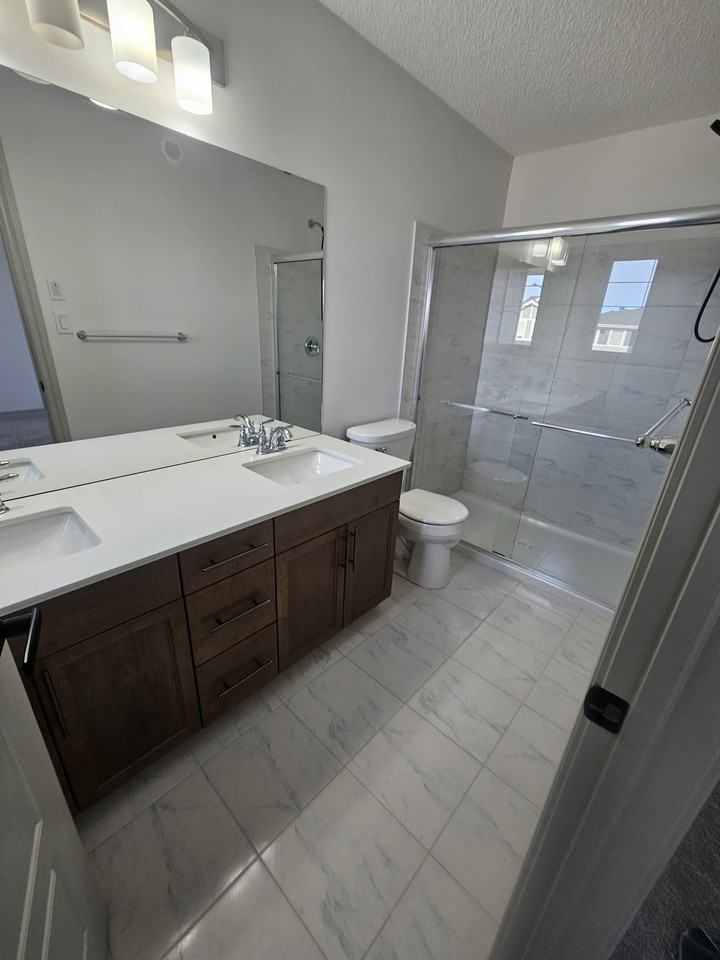 22079 80 Avenue Northwest - Photo 5 of 19