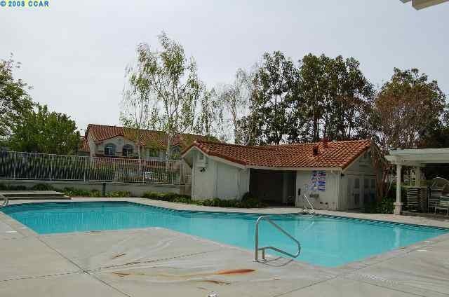 2084 Calle Mesa Alta #O - Photo 2 of 15