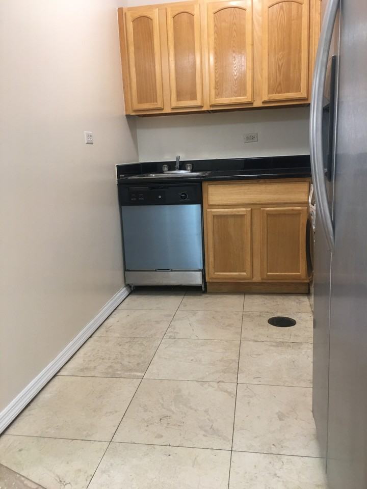 14144 84th Rd #4R - Photo 4 of 12