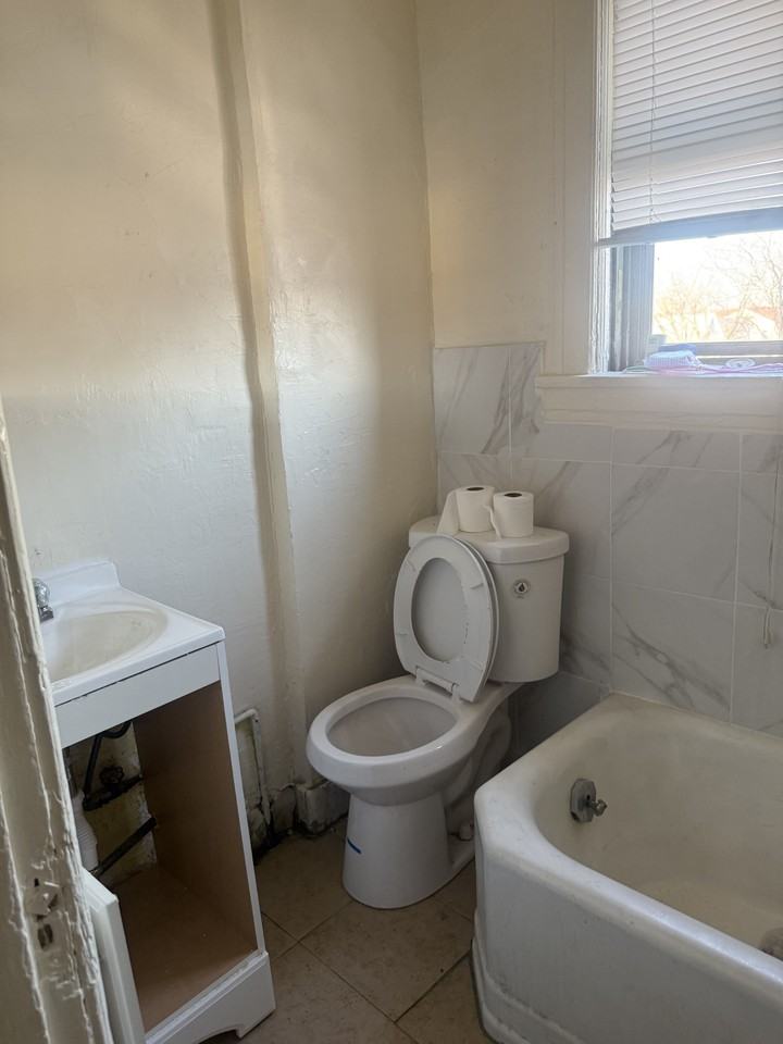 7 Monroe St #3A - Photo 5 of 7