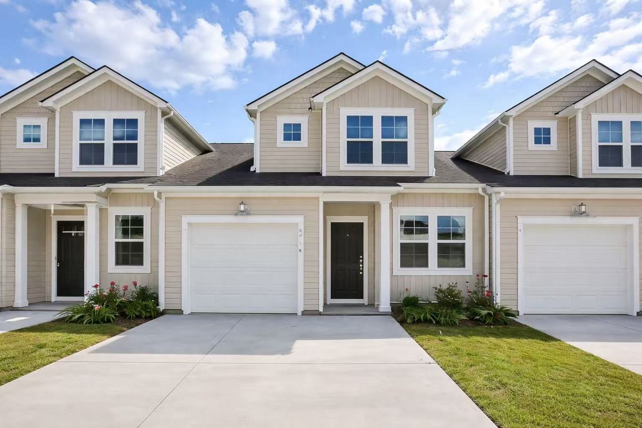 2112 Victory Way #2112 - Photo 4 of 9