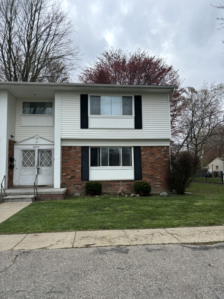 36741 Hathaway St #NA - Photo 2 of 8