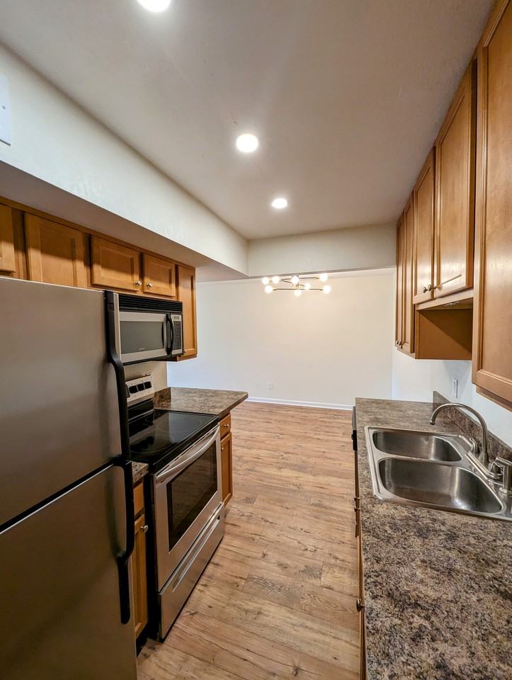 3134 Plaza Terrace Dr #3134 - Photo 4 of 15