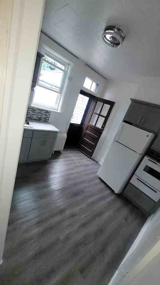 31 50 104th St #1stFL - Photo 2 of 15